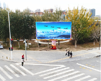 平乐户外大屏广告投放要点。